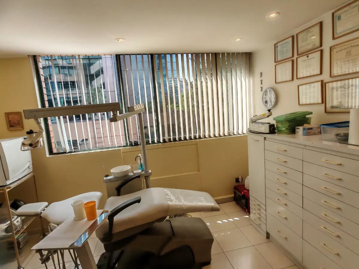 Box Dental en arriendo a pasos del metro los leones