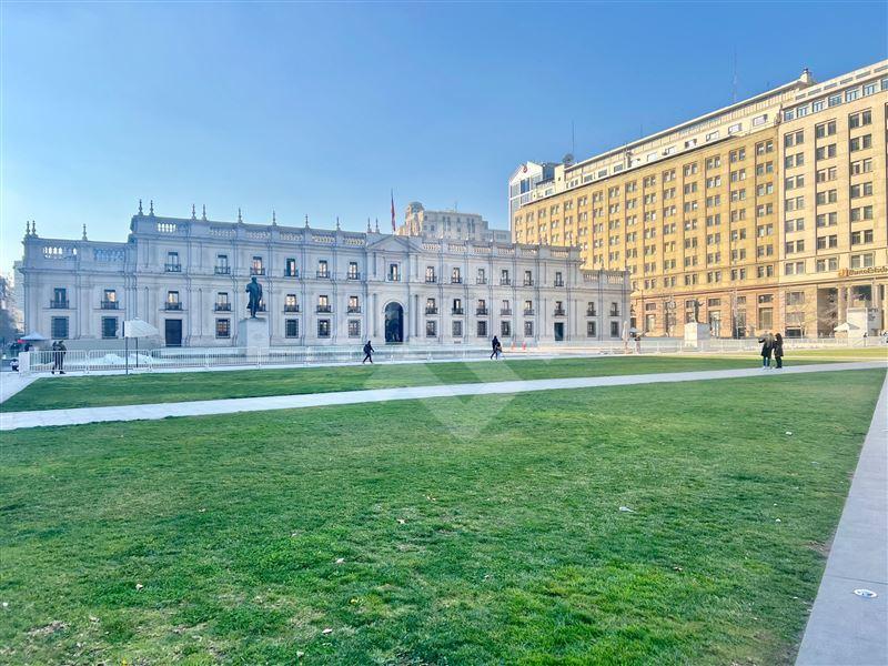 Av Libertado Bernardo O'Higgins con Teatinos / Centro Cultural La Moneda 