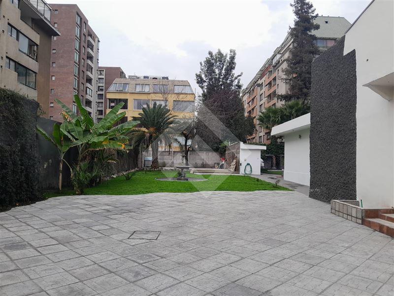 Metro Monseñor Eyzaguirre