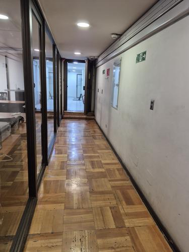Huérfanos 1376 piso 3